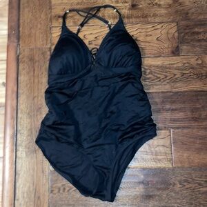 A PEA IN THE POD Bikini Suit Size Medium